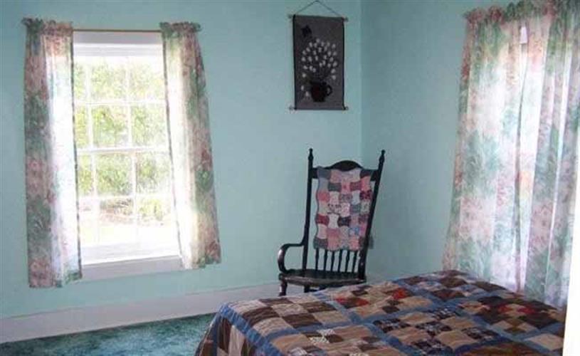 Andersen's Blackleaf Guest House: guest room