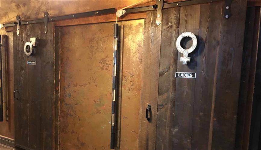 Dupuyer's Buffalo Joe's Eatery & Saloon: 