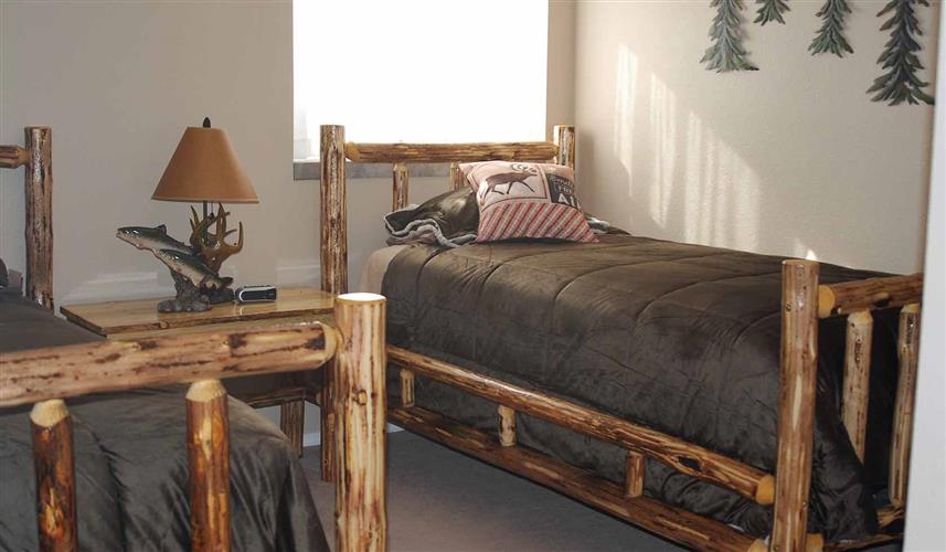 Canyon Meadows Retreat: 