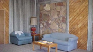 Best Resting Great Falls Inn: Lobby area w/couch