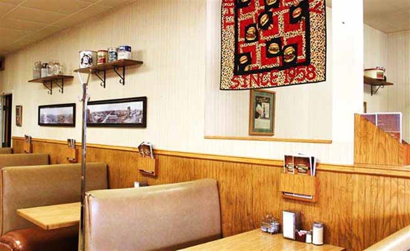 Home Cafe: booths
