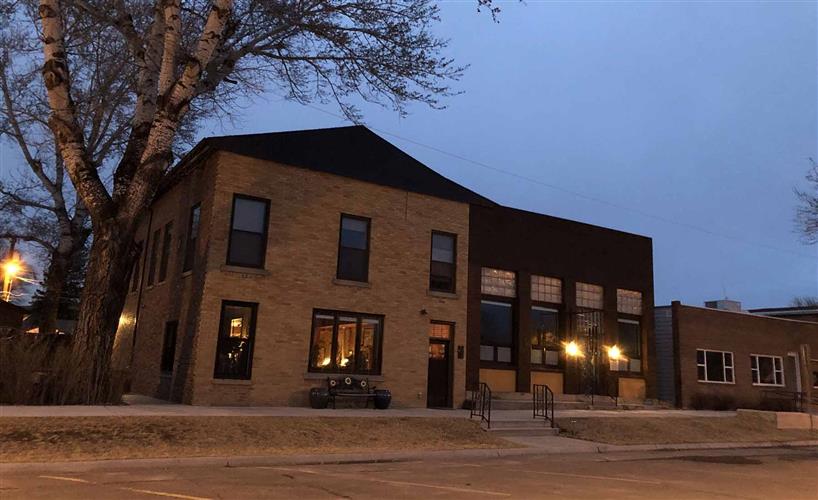 12th & Front Suites: 