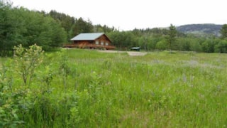 Bear Paw Hunts: cabin