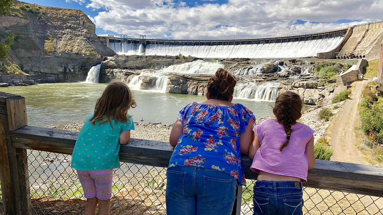 Children taking in view at Ryan Dam