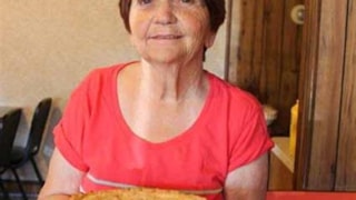 Family Affair Restaurant: Shirley with pie