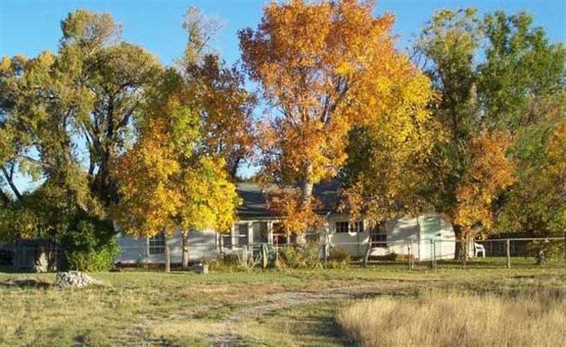 Andersen's Blackleaf Guest House: exterior fall