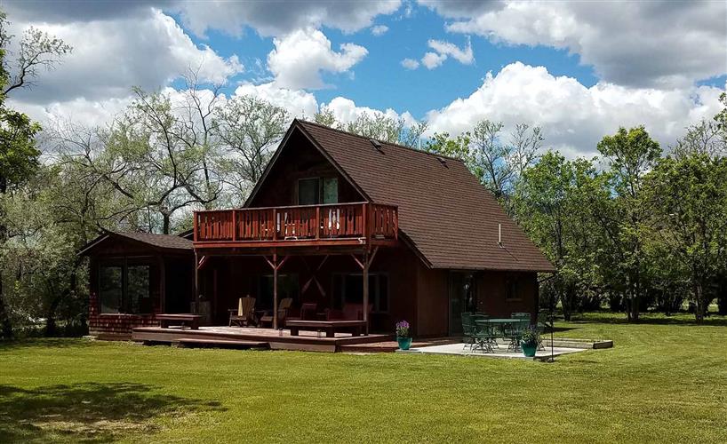 Cabin on Missouri River - Dearborn MT: 