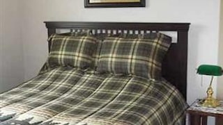 Best Place on the Missouri River: bedroom