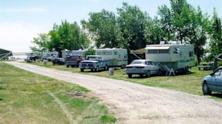 Lake Frances: trailer and tent camp sites