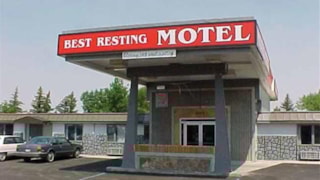 Best Resting Great Falls Inn: Front Red Sign