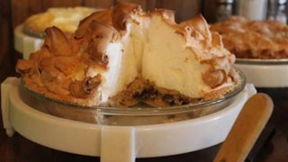 Family Affair Restaurant: Sour Cream Raisin Pie