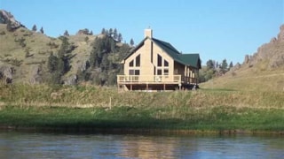 Best Place on the Missouri River: exterior