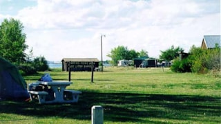 Lake Frances: Bathrooms and playground near picnic area