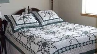 Best Place on the Missouri River: bedroom