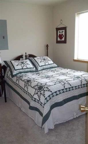 Best Place on the Missouri River: bedroom