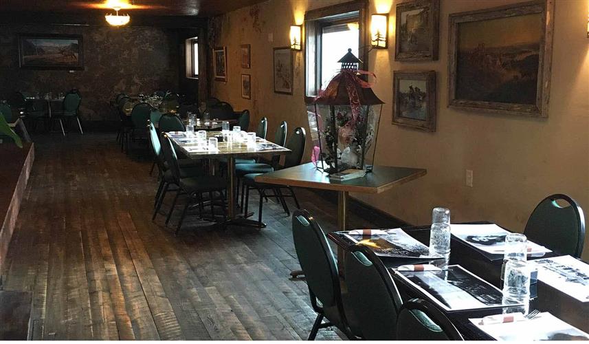 Dupuyer's Buffalo Joe's Eatery & Saloon: 